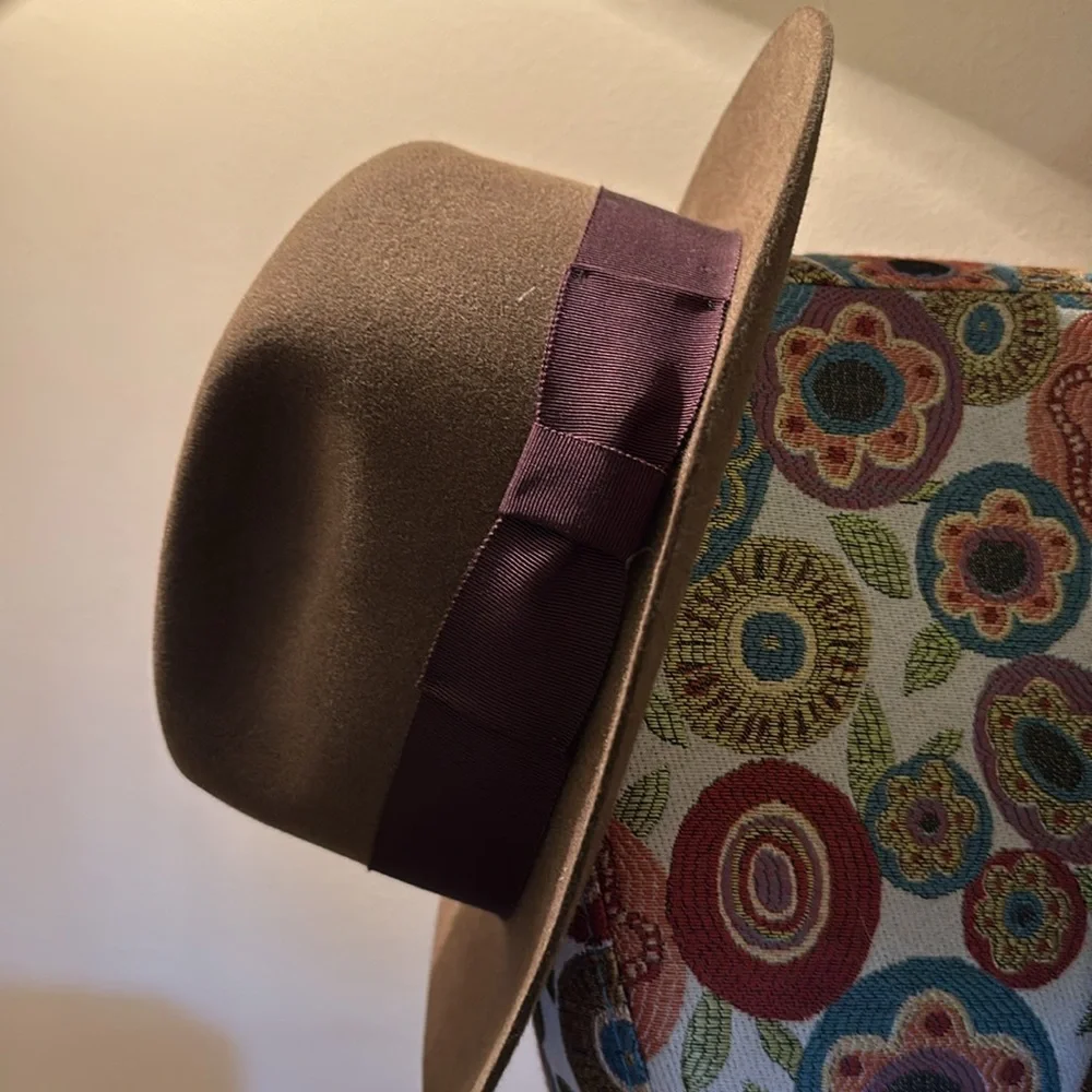 Hat - Picture 2 of 9